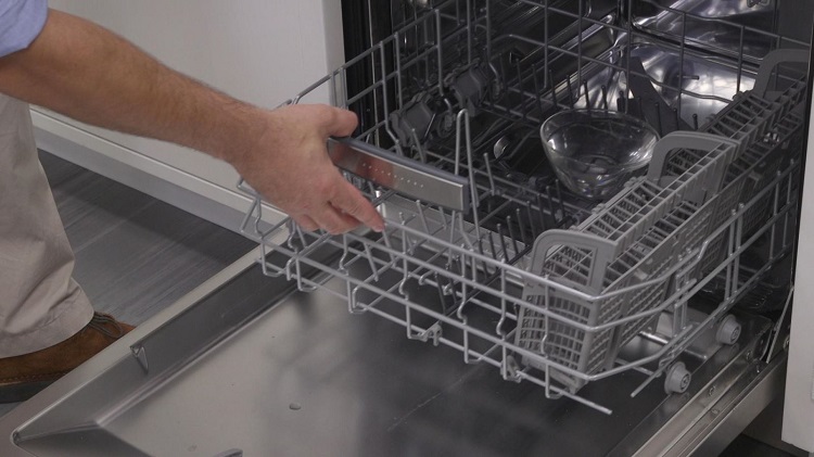bảo hành máy rửa báy Whirlpool tại nhà 